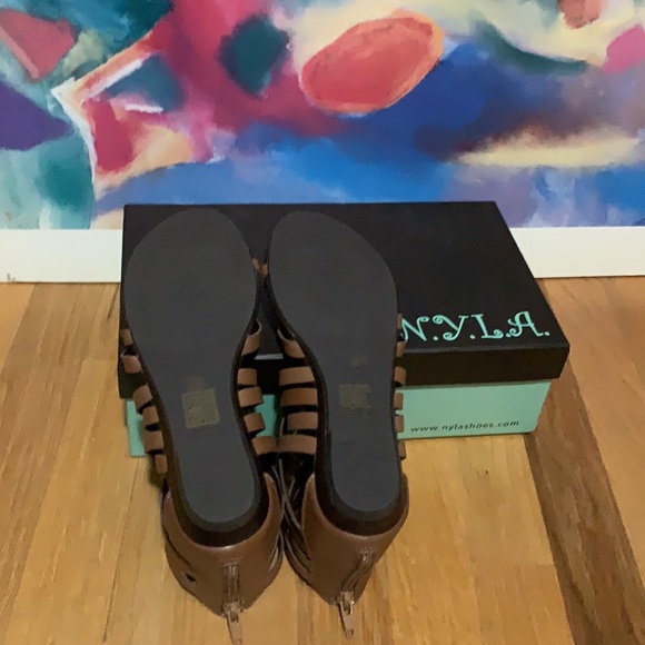 N.Y.L.A.  Women’s Sandals Tan size 6.5 - Picture 4 of 4